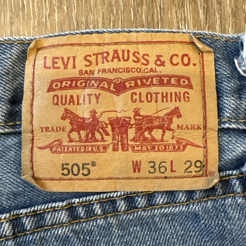 Levi's 505 Straight Fit Denim Jeans Mens 36x29 Darker‎ Wash 5 Pocket 100% Cotton